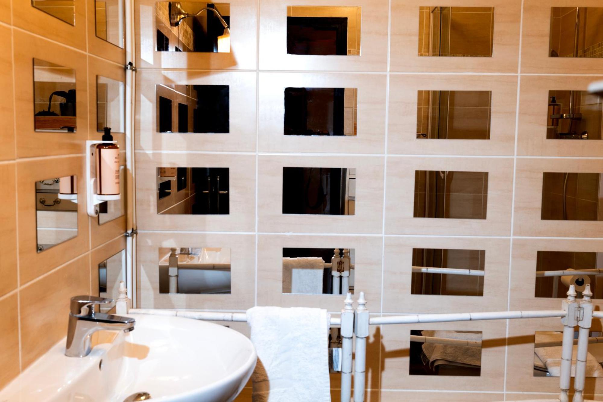 Lou Pitchoun Luxe Et Serenite Au Coeur De Saint-Tropez Suite Familiale Avec Chambre Separee Avec Jardin Enchanteur Pour 4 Adultes Et 1 Enfant المظهر الخارجي الصورة